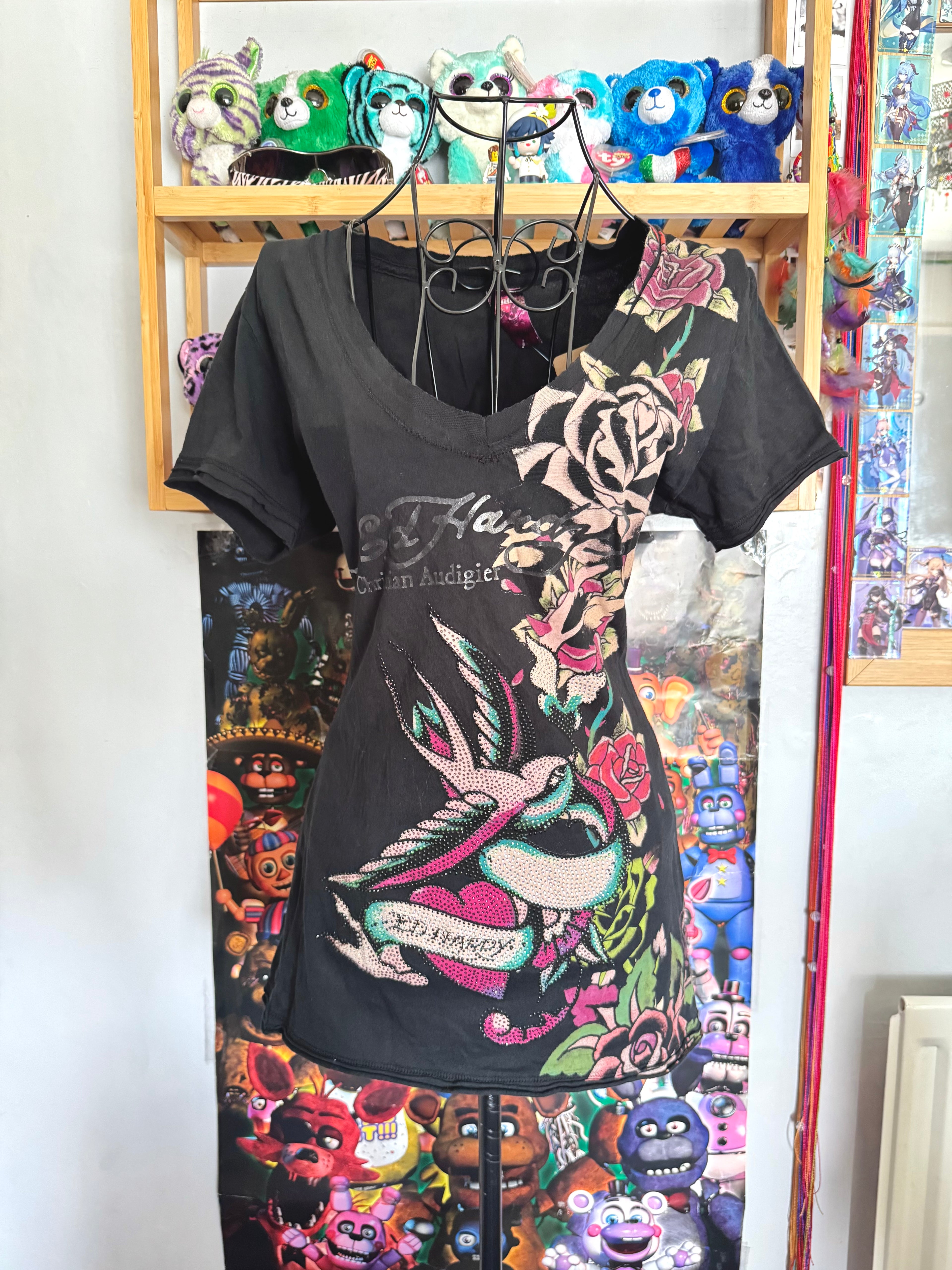 y2k vintage graphic rhinestone embellished vneck fitted tshirt