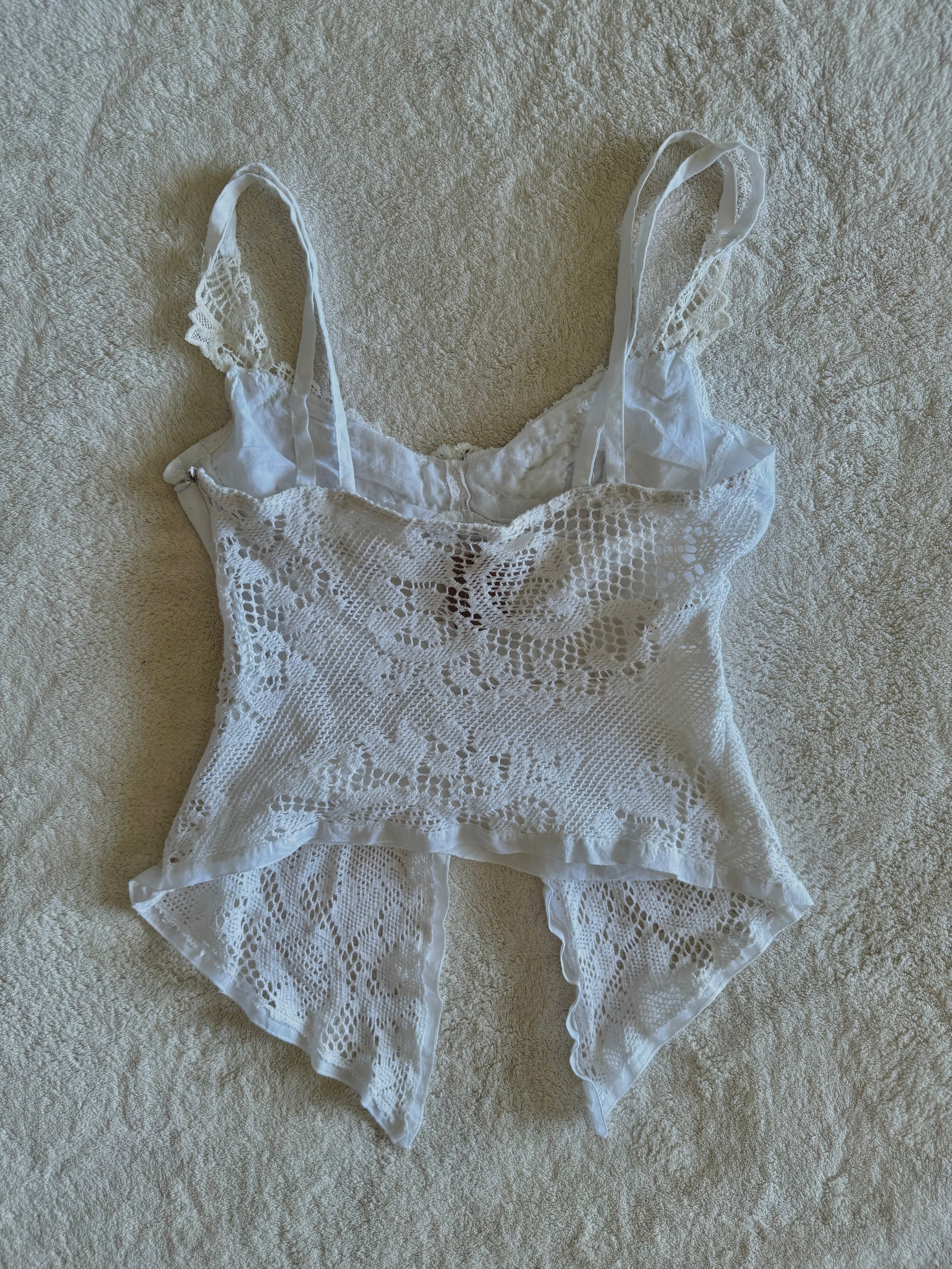 y2k vintage white crocheted cropped and fitted fairy hem cami top