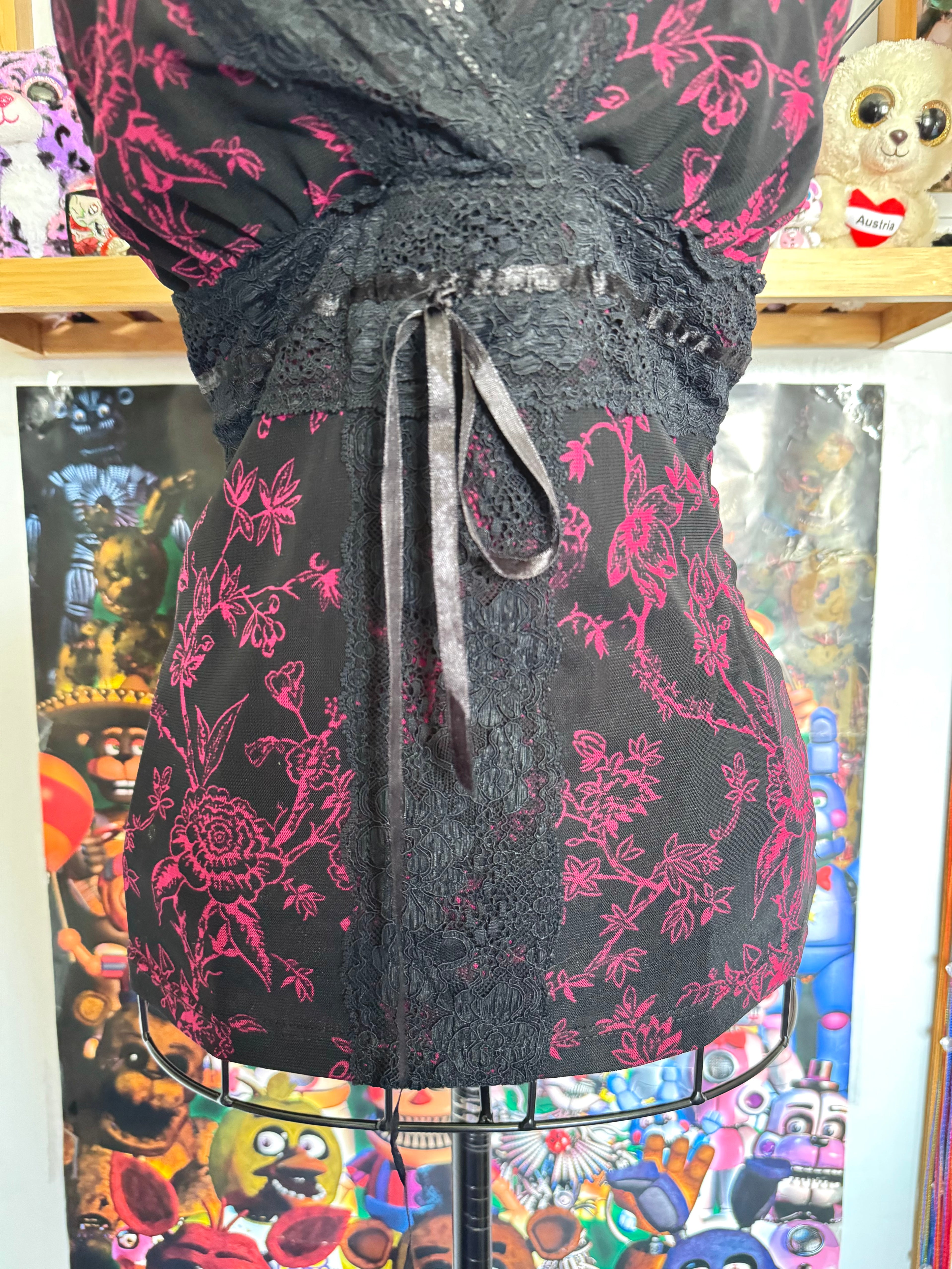 y2k vintage black and pink floral lace trim cami top gothic
