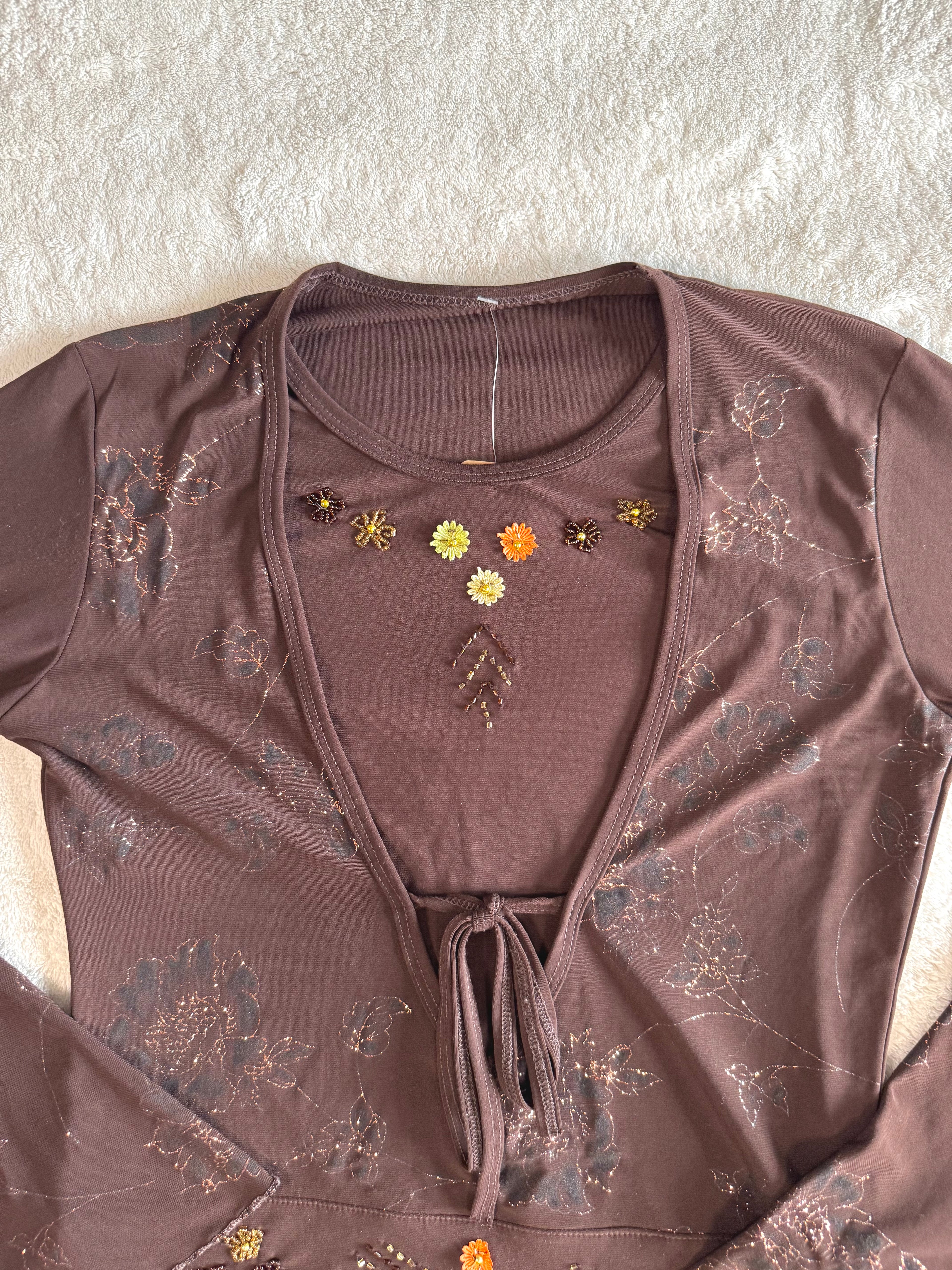y2k vintage style brown fitted long sleeved floral layered top with ruffle tiered bottom fairycore