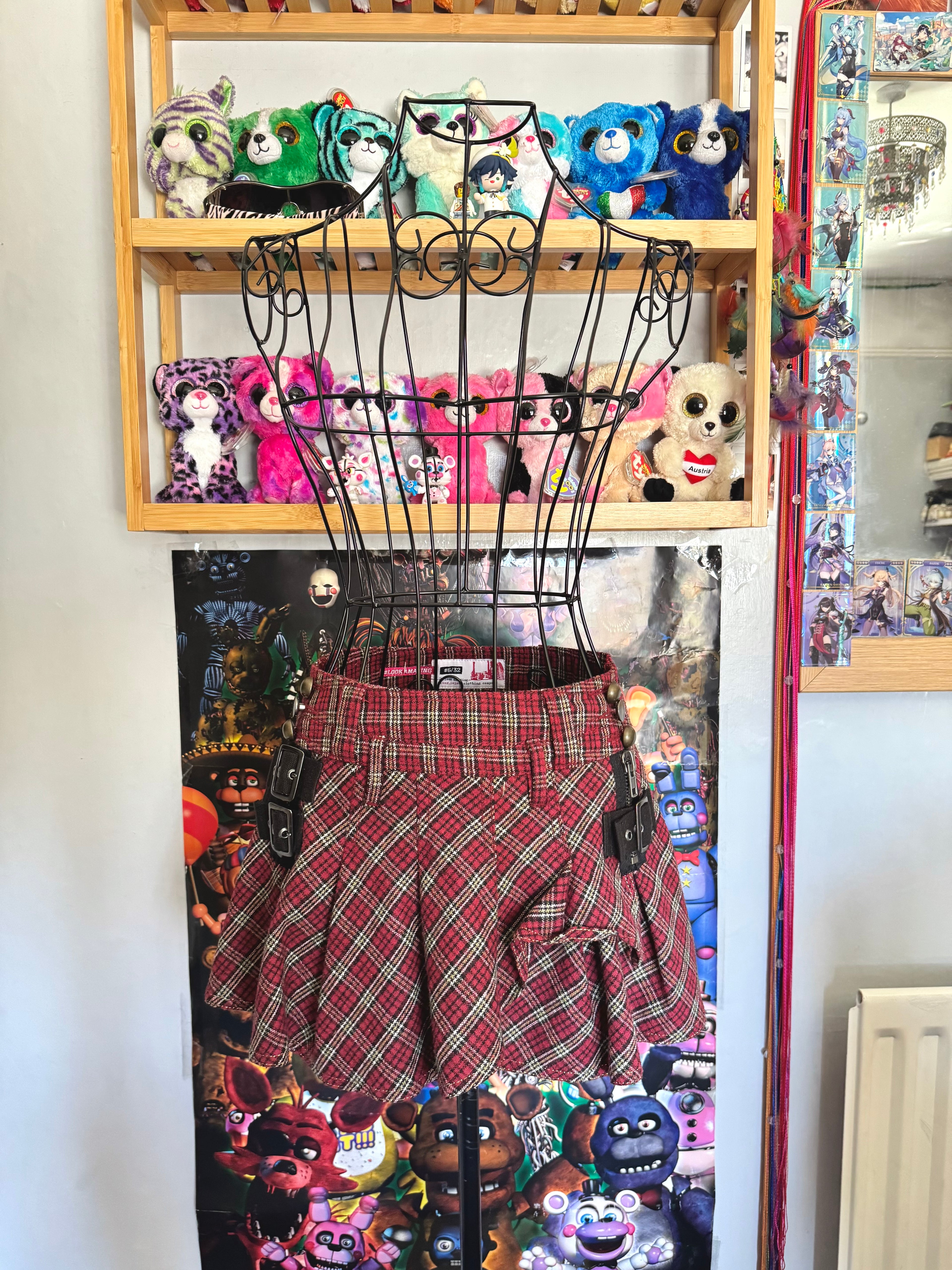y2k vintage low waisted tartan pattern red ruffled mini skirt with buckles