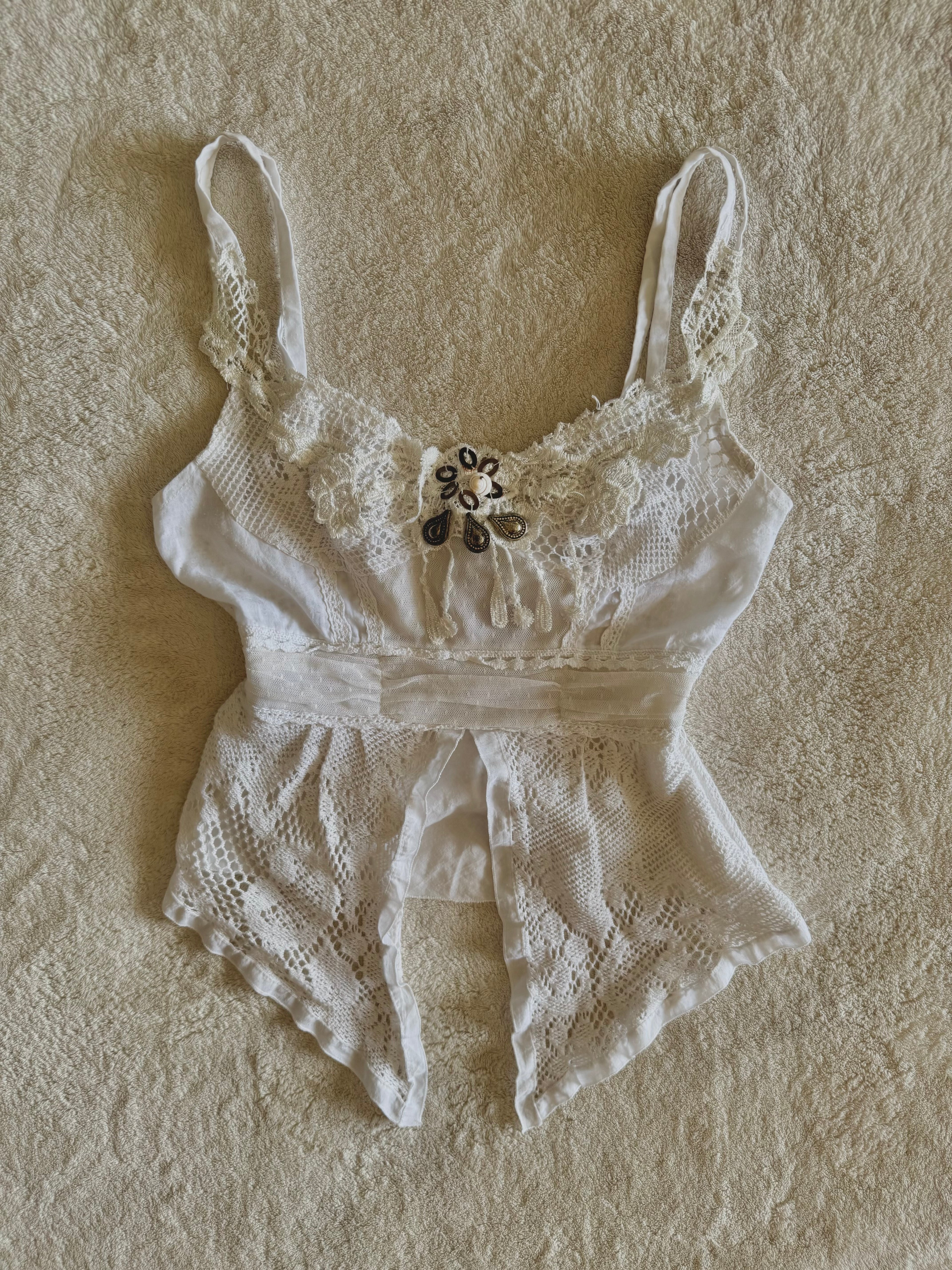 y2k vintage white crocheted cropped and fitted fairy hem cami top