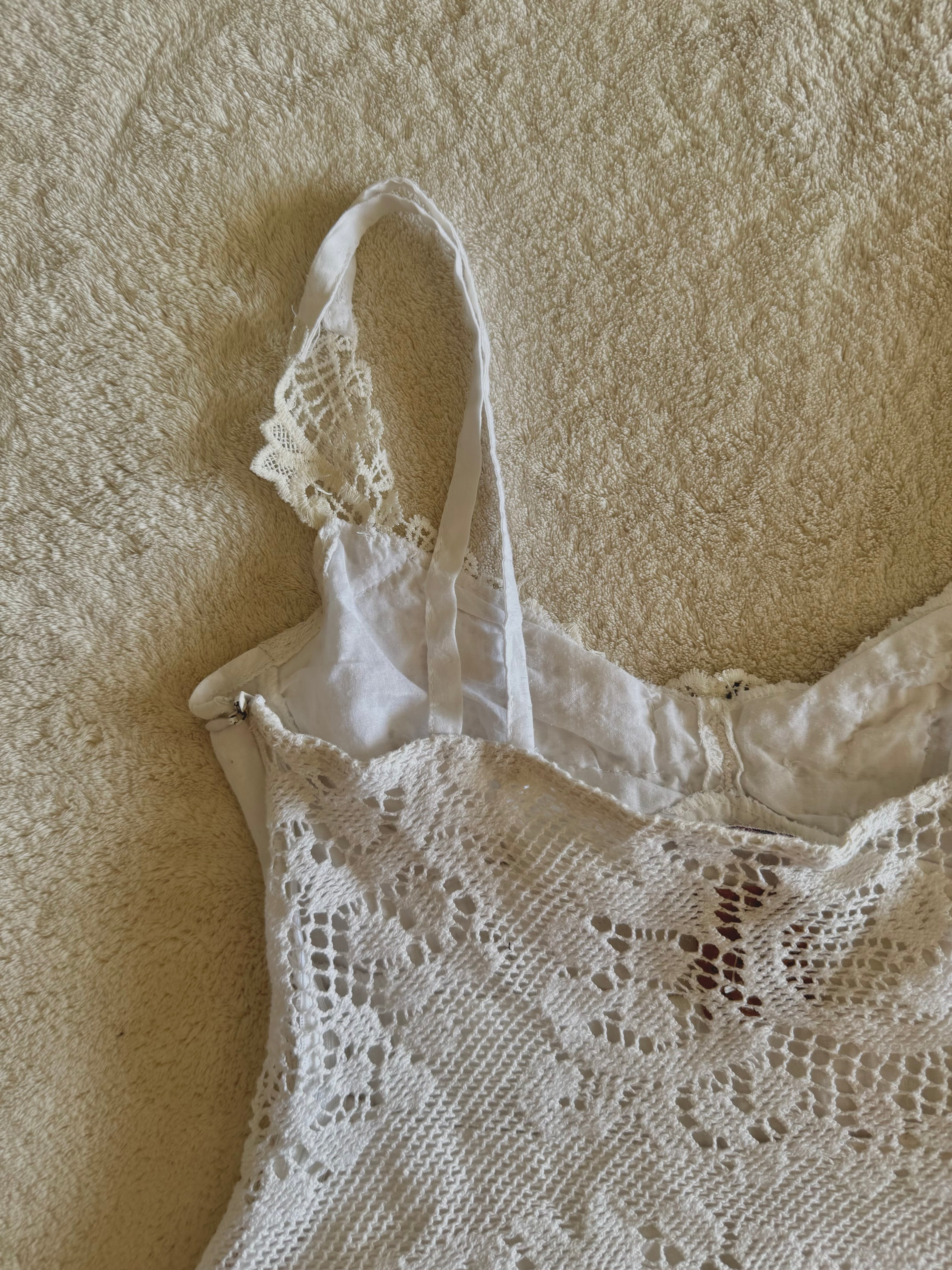 y2k vintage white crocheted cropped and fitted fairy hem cami top